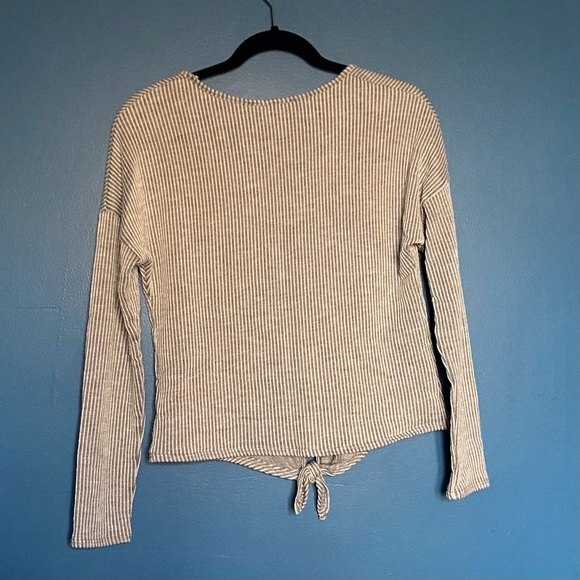Caution To The Wind Tie Front Long Sleeve Top Gray & White stripes Size M - Picture 8 of 8